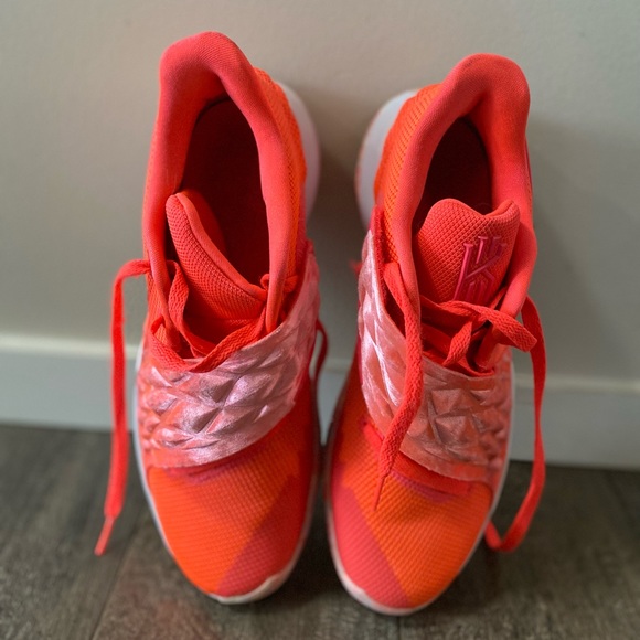 Nike | Kyrie low top white marbled sole - Picture 2 of 6